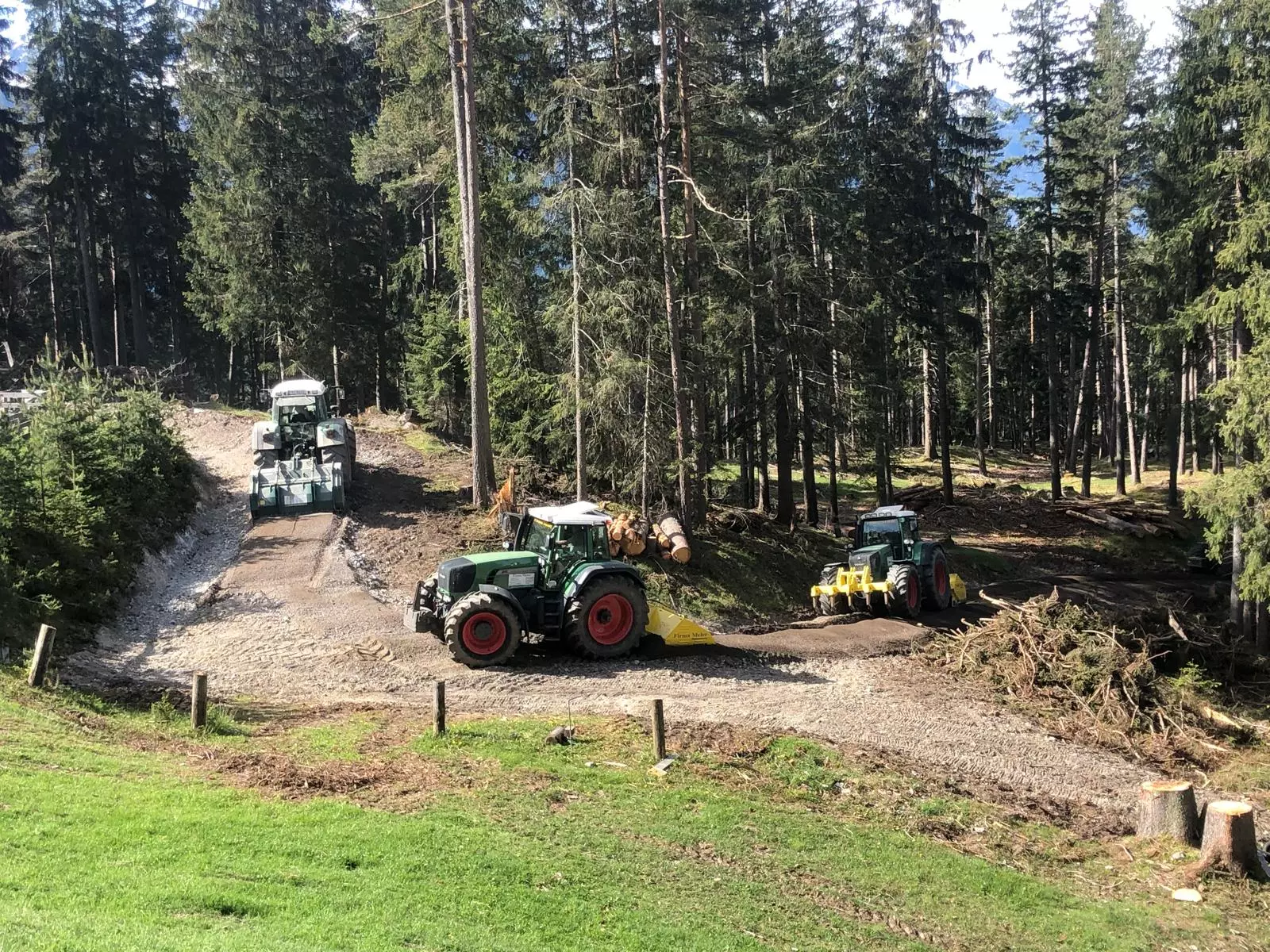 Wegsanierung, Wegpflege, Ausbesserung Schlaglöcher, instandsetzung nach Witterung und Unwetterschäden, Firma Meier Vorarlberg