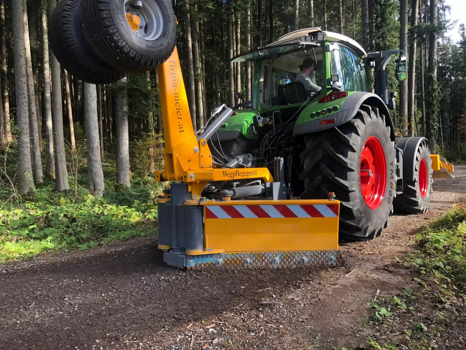 Wegsanierung, Wegpflege, Ausbesserung Schlaglöcher, instandsetzung nach Witterung und Unwetterschäden, Firma Meier Vorarlberg